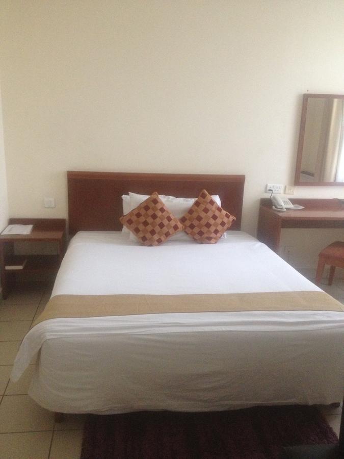 Tinapa Lakeside Hotel Calabar Kültér fotó