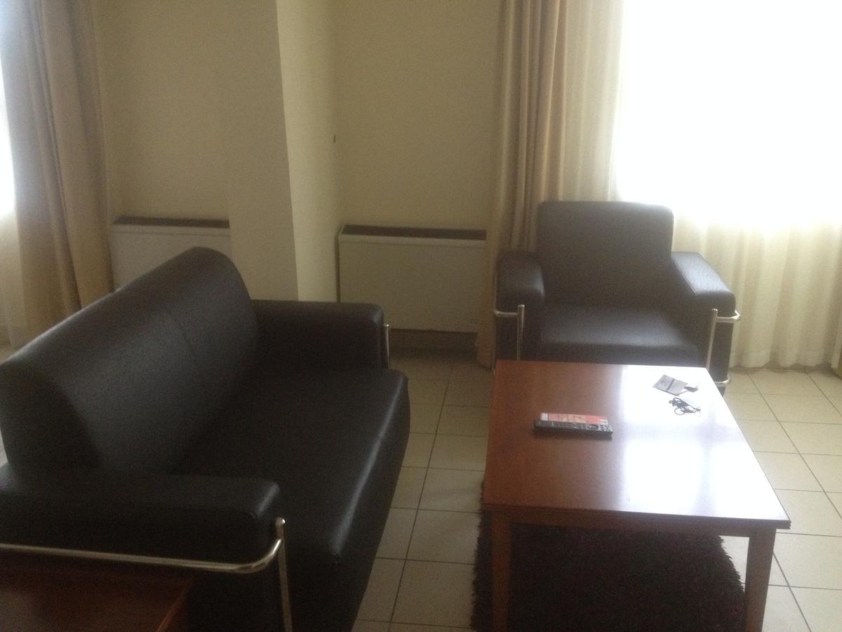 Tinapa Lakeside Hotel Calabar Kültér fotó