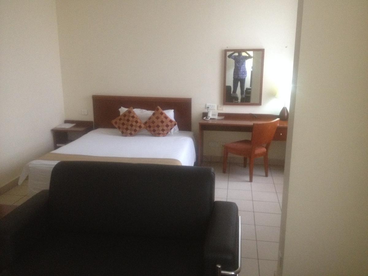 Tinapa Lakeside Hotel Calabar Kültér fotó