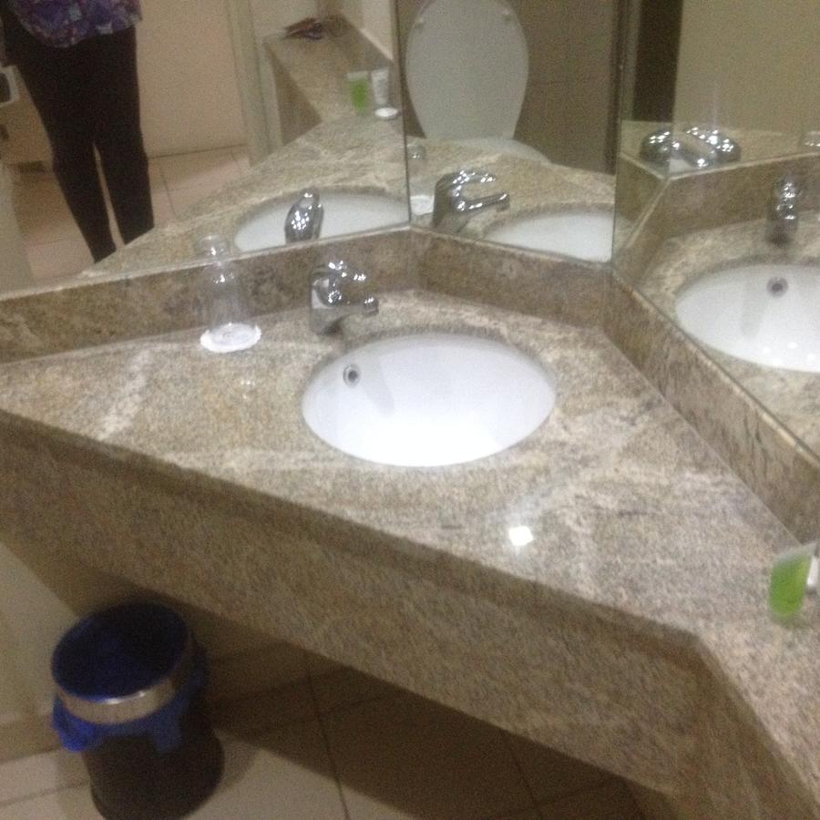 Tinapa Lakeside Hotel Calabar Kültér fotó
