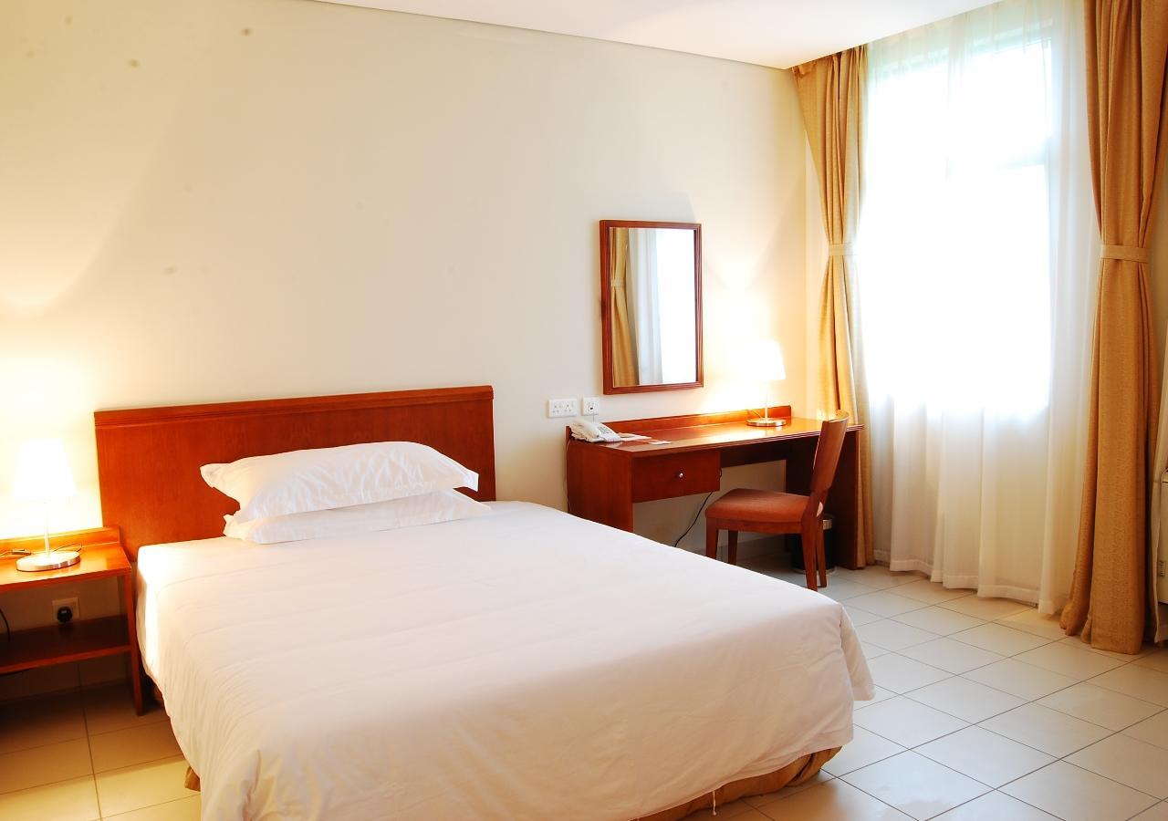 Tinapa Lakeside Hotel Calabar Kültér fotó