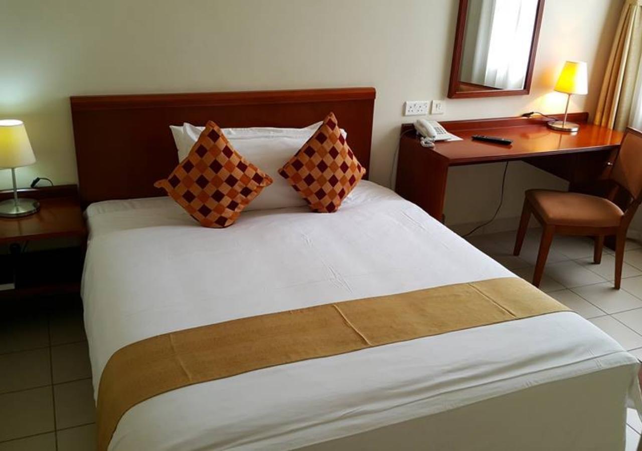 Tinapa Lakeside Hotel Calabar Kültér fotó