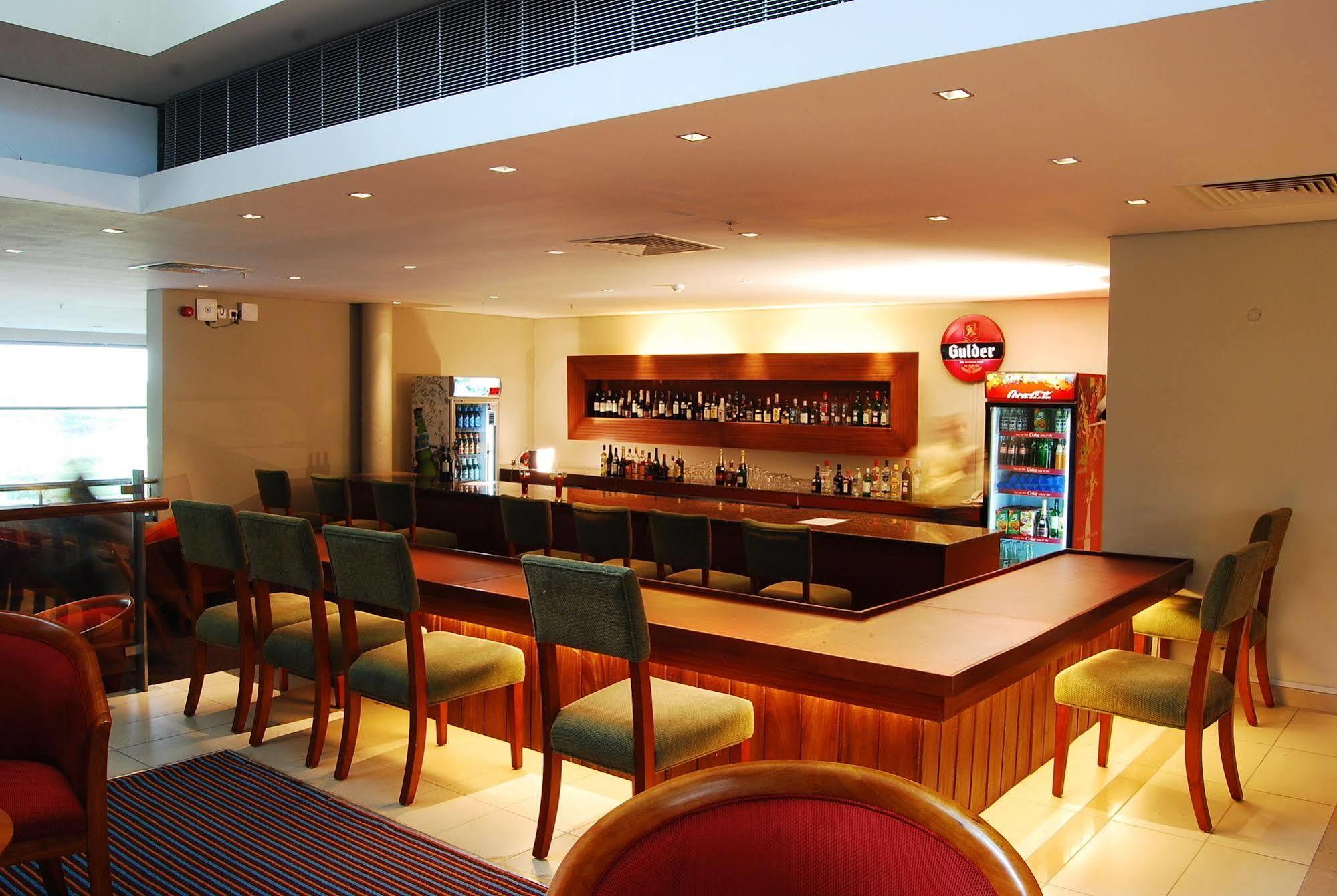 Tinapa Lakeside Hotel Calabar Kültér fotó